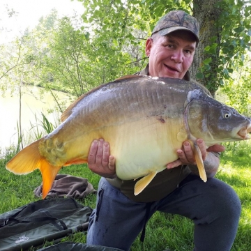 Carp (37lbs 2oz ) caught by Philip Moore at  France.
