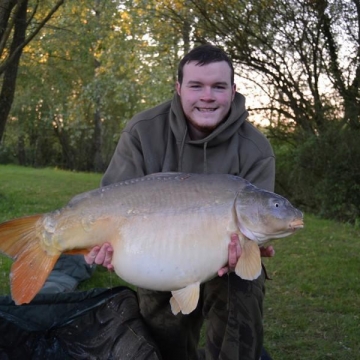 Carp (37lbs 0oz ) caught by Ryan Snelson at  France.