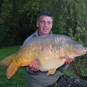 Carp (38lbs 0oz ) caught by Gilly Moore at  France.