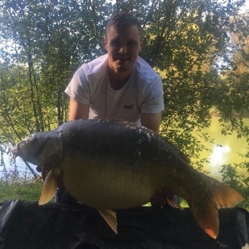 Carp (39lbs 9oz ) caught by Luke Faith at  France.