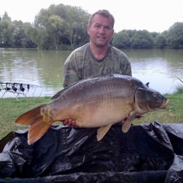Carp (40lbs 12oz ) caught by Dave Callow at  France.