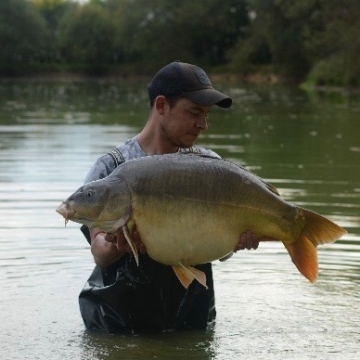 Carp (40lbs 2oz ) caught by Daniel Harris at  France.