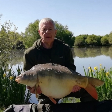 Carp (40lbs 2oz ) caught by Phil Calladine at  France.