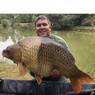 Carp (40lbs 7oz ) caught by Jason Rainbow at  France.