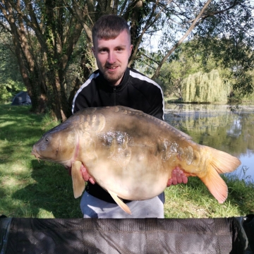 Carp (40lbs 0oz ) caught by Liam Carpenter at  France.