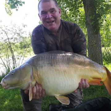 Carp (41lbs 0oz ) caught by Philip Moore (PB) at  France.