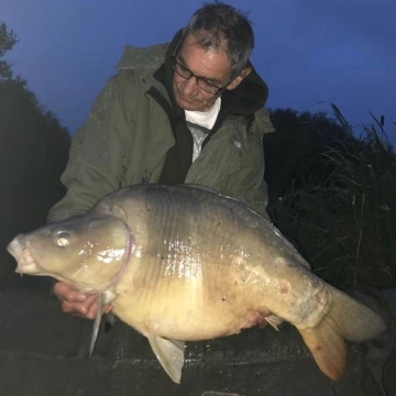 Carp (42lbs 8oz ) caught by Bob Osborne-Carey at  France.