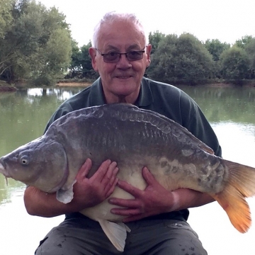 Carp (44lbs 2oz ) caught by Brian Latheron at  France.