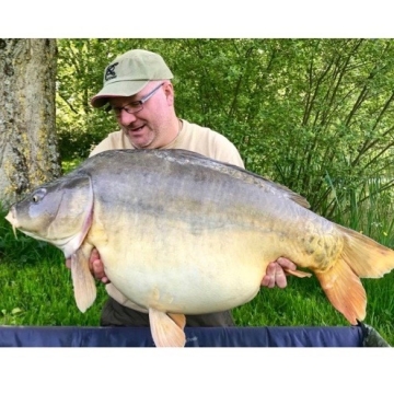 Carp (44lbs 0oz ) caught by Jeff Gibson (PB) at  France.