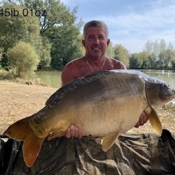 Carp (45lbs 1oz ) caught by Barry Plummer at  France.