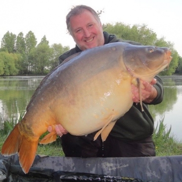 Carp (45lbs 8oz ) caught by Geoff Matthews at  France.