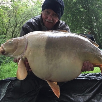                                             Barry Cundiff: Carp 46lbs 8oz
                                    