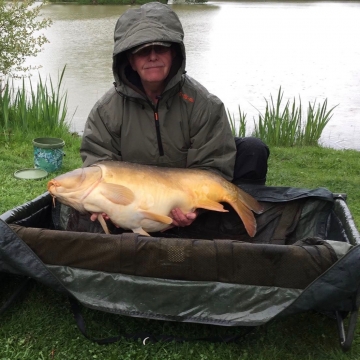 Carp (47lbs 15oz ) caught by Paul Shaw (PB) at  France.