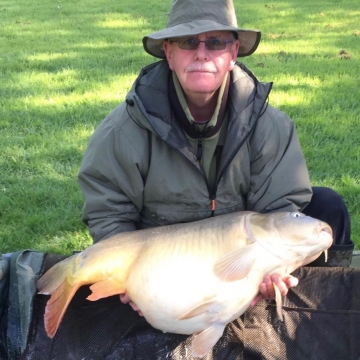 Carp (49lbs 1oz ) caught by Paul Shaw (PB) at  France.