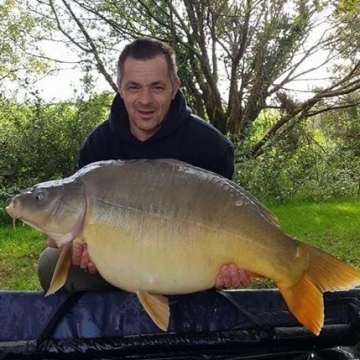 Carp (37lbs 0oz ) caught by Jason Carr at  France.