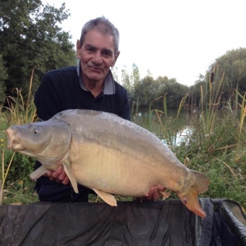 Carp (36lbs 0oz ) caught by Bob Osborne-Carey at  France.