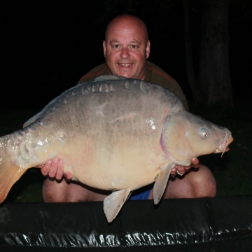 Carp (39lbs 5oz ) caught by Nick Robinson at  France.