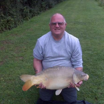 Carp (22lbs 6oz ) caught by David Holloway at  France.