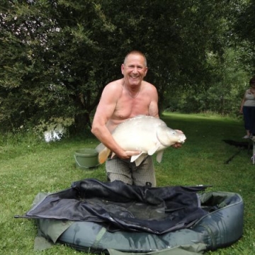 Carp (30lbs 8oz ) caught by Martyn Tuckey at  France.