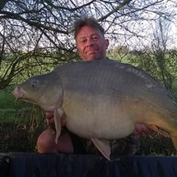 Carp (36lbs 0oz ) caught by Alan Downes at  France.