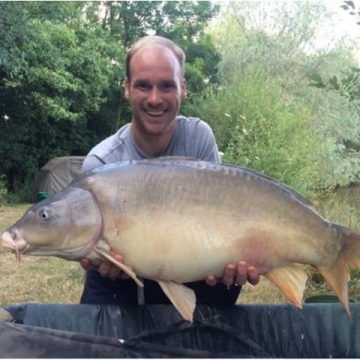 Carp (33lbs 12oz ) caught by Alan Hewes at  France.