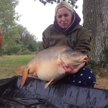 Carp (44lbs 2oz ) caught by Amy Stitt at  France.