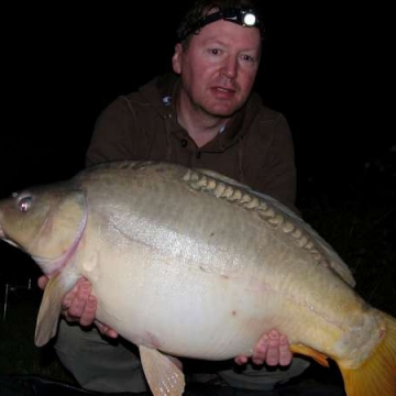 Carp (29lbs 0oz ) caught by Andy Butterfield at  France.