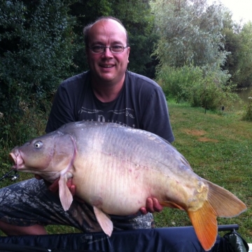 Carp (32lbs 8oz ) caught by Anthony Snelson at  France.