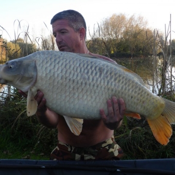 Carp (27lbs 12oz ) caught by Baz Plummer at  France.