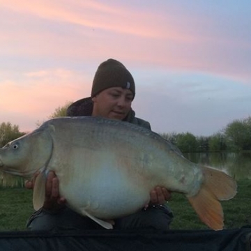 Carp (32lbs 0oz ) caught by Billy Berridge at  France.