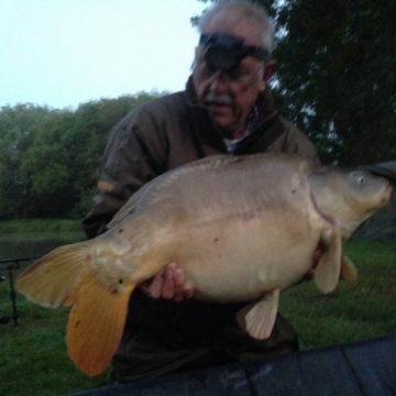 Carp (0lbs 0oz ) caught by Billy Lloyd at  France.