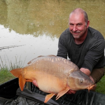 Carp (36lbs 0oz ) caught by Bob Bloomfield at  France.