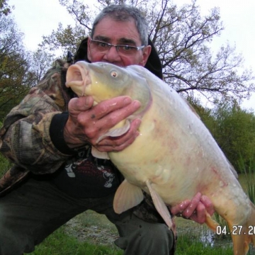 Carp (20lbs 2oz ) caught by Bob Carey at  France.