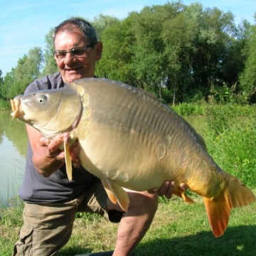 Carp (29lbs 8oz ) caught by Bob Carey at  France.