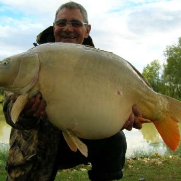 Carp (30lbs 12oz ) caught by Bob Carey at  France.