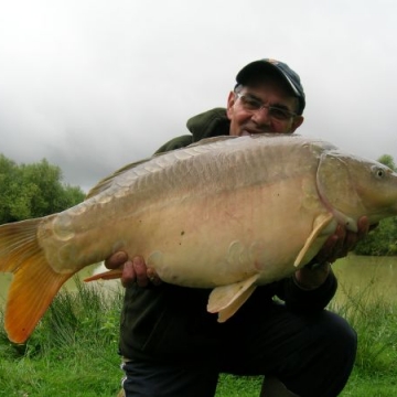 Carp (31lbs 8oz ) caught by Bob Carey at  France.