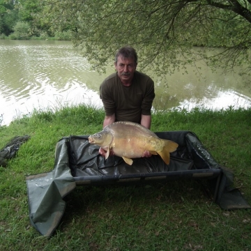 Carp (38lbs 0oz ) caught by Bob Saxby at  France.