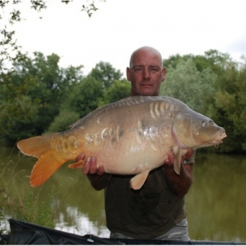 Carp (32lbs 0oz ) caught by Chris Harrison at  France.