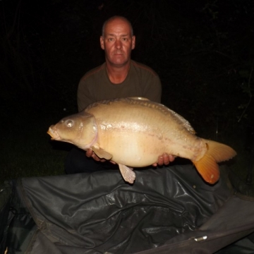 Carp (32lbs 0oz ) caught by Chris Harrison at  France.