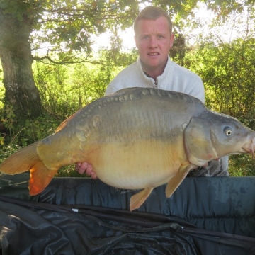 Carp (34lbs 0oz ) caught by Darren Palmer at  France.