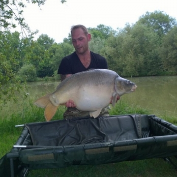 Carp (35lbs 1oz ) caught by Darren Smith at  France.