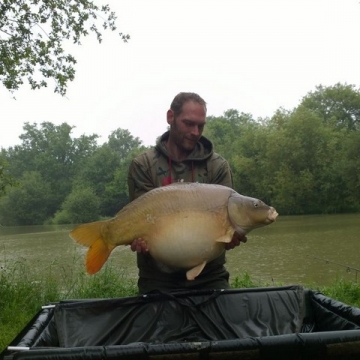 Carp (40lbs 0oz ) caught by Darren Smith at  France.