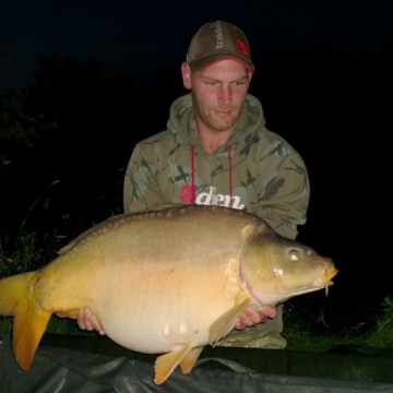 Carp (42lbs 0oz ) caught by Darren Smith at  France.