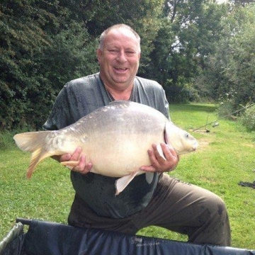 Carp (25lbs 6oz ) caught by Dave Bailey at  France.