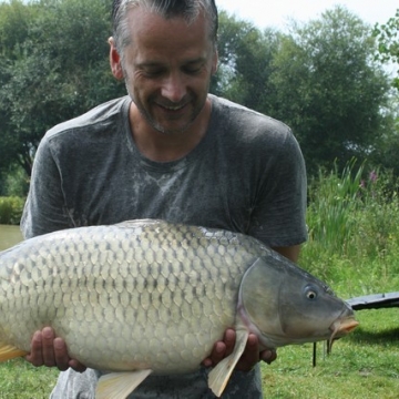 Carp (20lbs 2oz ) caught by Dave Burgess at  France.