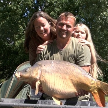 Carp (31lbs 8oz ) caught by Dave Callow at  France.