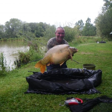 Carp (28lbs 0oz ) caught by Dave Seed at  France.