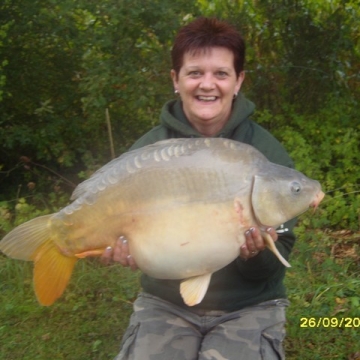 Carp (27lbs 0oz ) caught by Debbie Wright at  France.