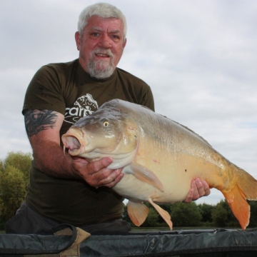 Carp (35lbs 0oz ) caught by Derek Hart at  France.