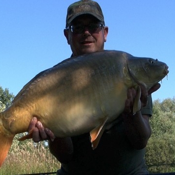 Carp (30lbs 8oz ) caught by Duncan de Gruchy at  France.